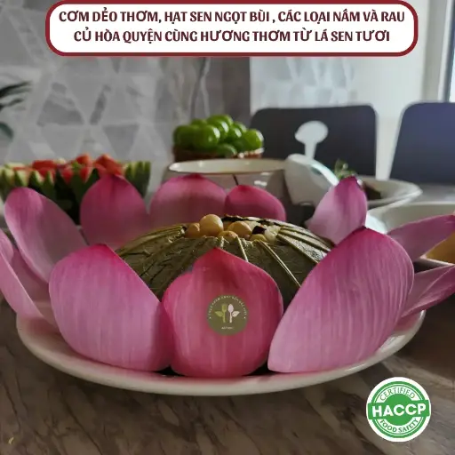 Cơm hấp lá sen